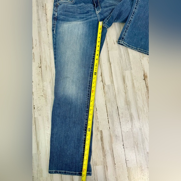 Ariat Real Jeans Womens 33R Blue Medium Wash Mid Rise Embroidered Denim - Picture 9 of 12